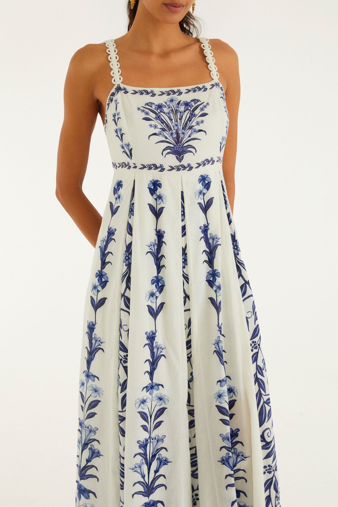 FARM Rio Shop Off-White Flowers Arch Pleats Maxi Dress