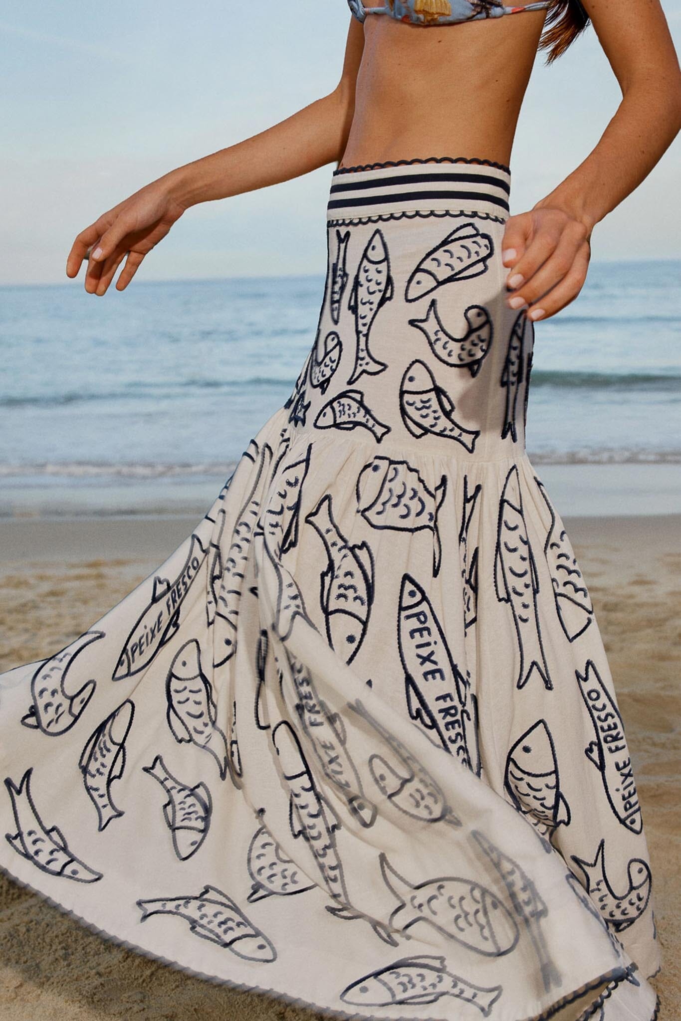 FARM Rio Shop Off-White Fresh Fish Embroidered Midi Skirt
