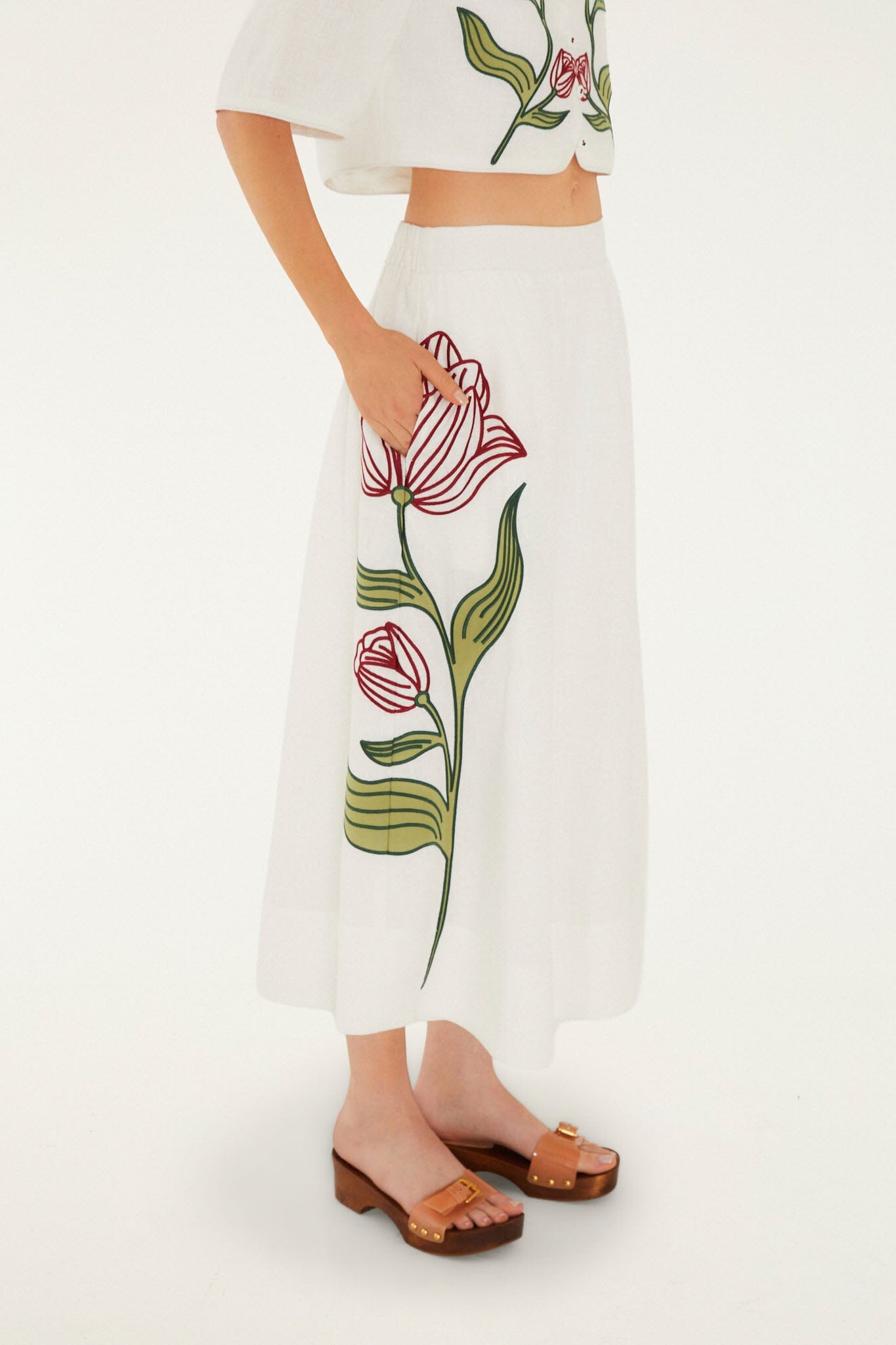 FARM Rio Shop Off-White Flower Embroidered Euroflax Premium Linen Midi Skirt