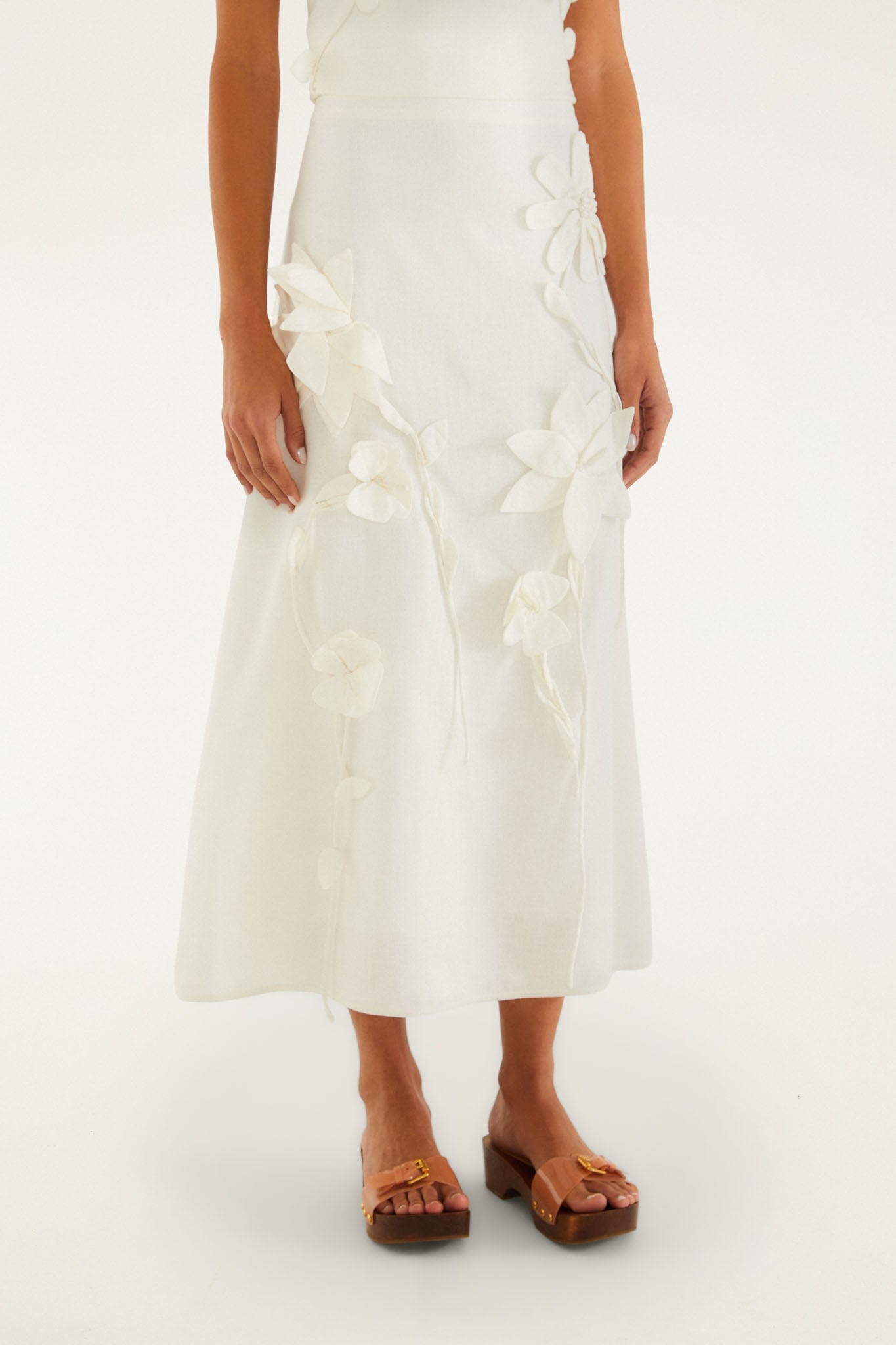 FARM Rio Shop Off-White 3d Flowers Midi Skirt