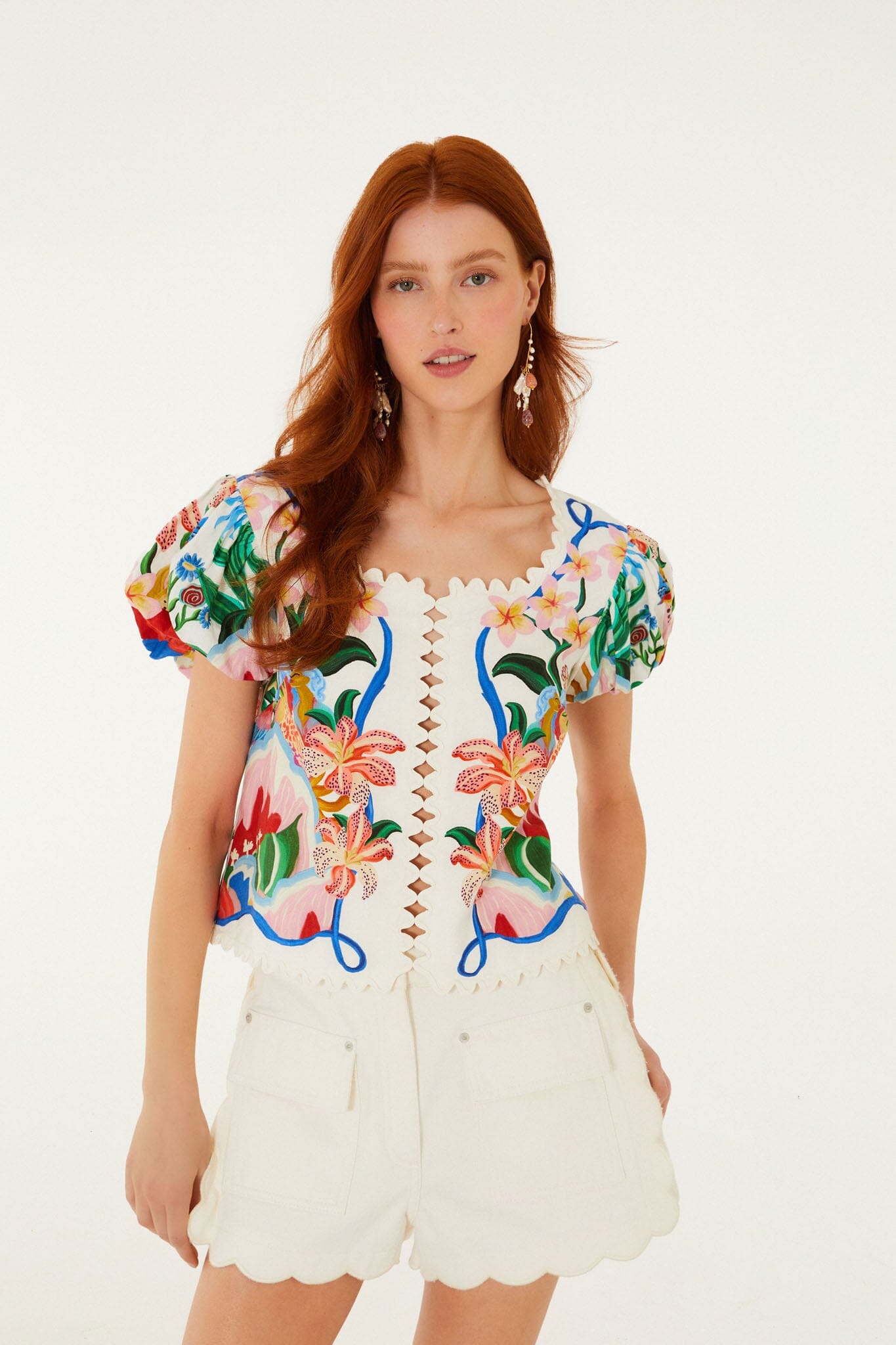 FARM Rio Shop White Scalloped Front Pockets Canvas Shorts