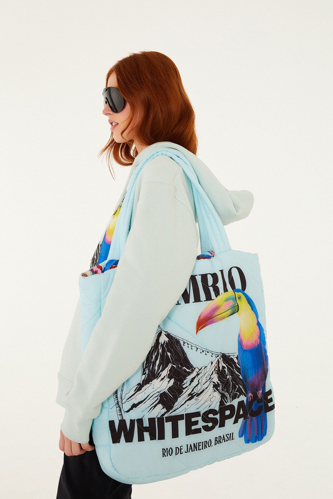 FARM Rio Shop Blue Toucan Puffer Bag