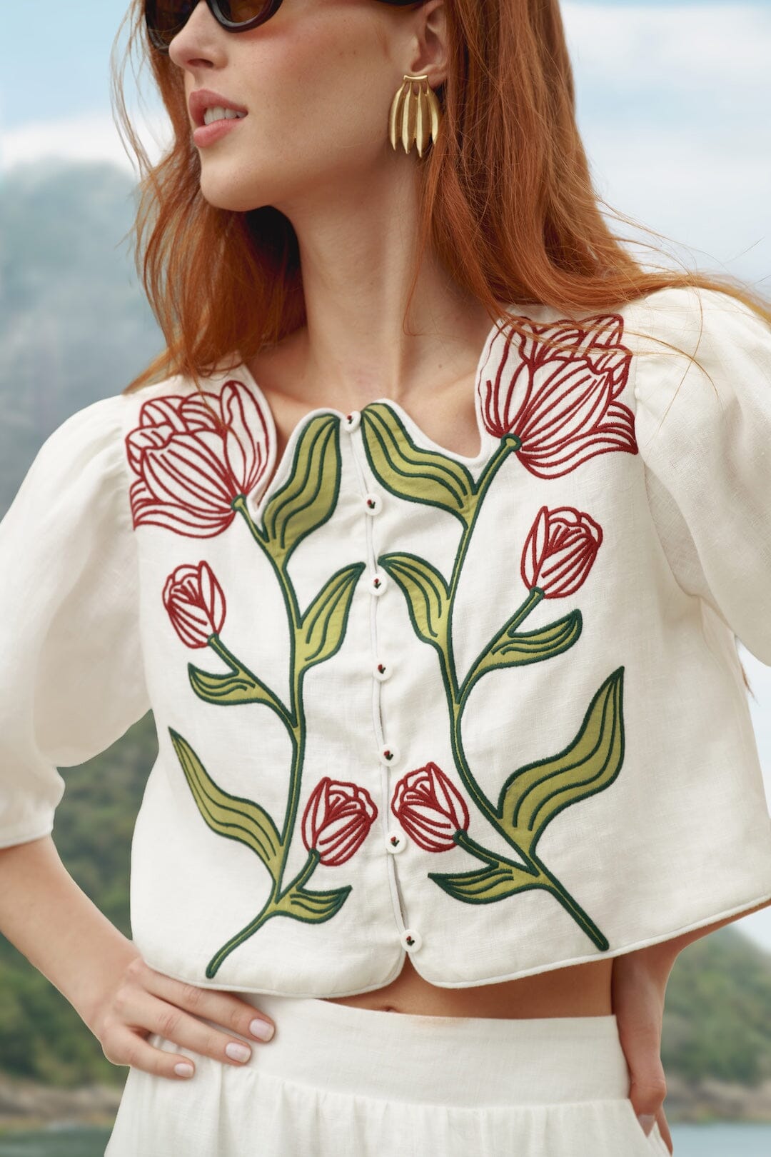 FARM Rio Shop Off-White Flower Embroidered Euroflax Premium Linen Crop Top