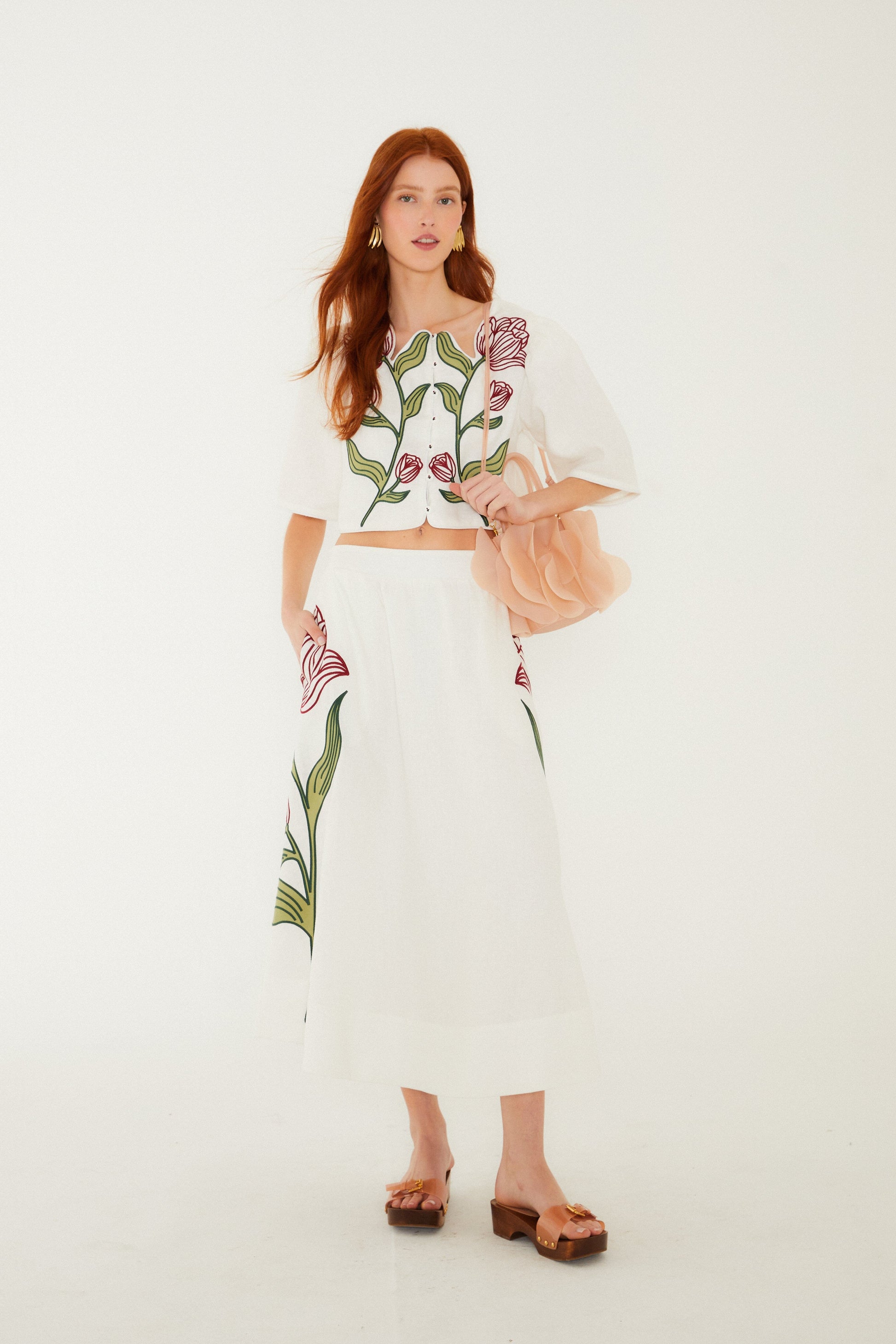 FARM Rio Shop Off-White Flower Embroidered Euroflax Premium Linen Crop Top