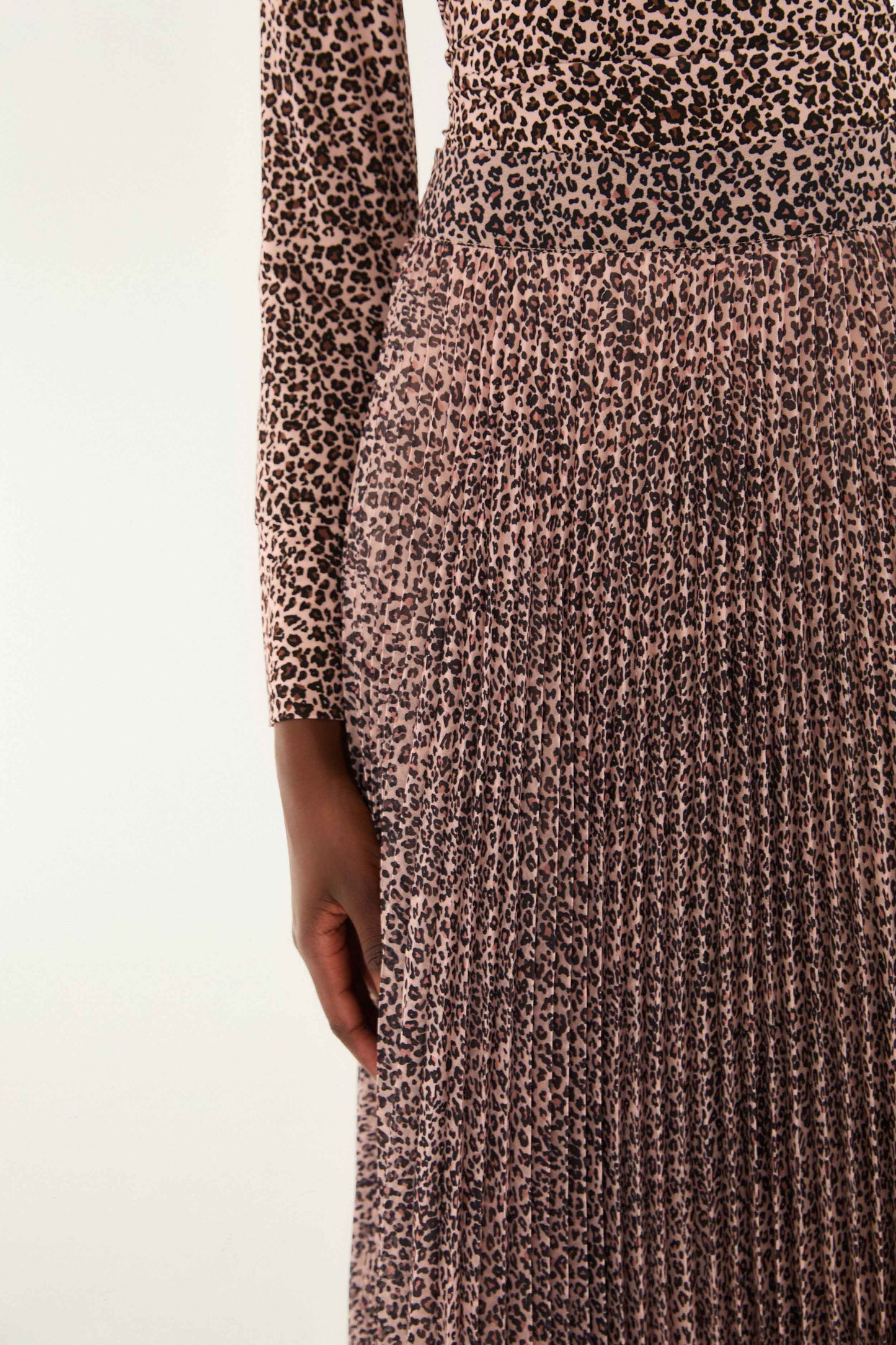 FARM Rio Sale by Type Pink Baby Leopard Pleated Maxi Skirt