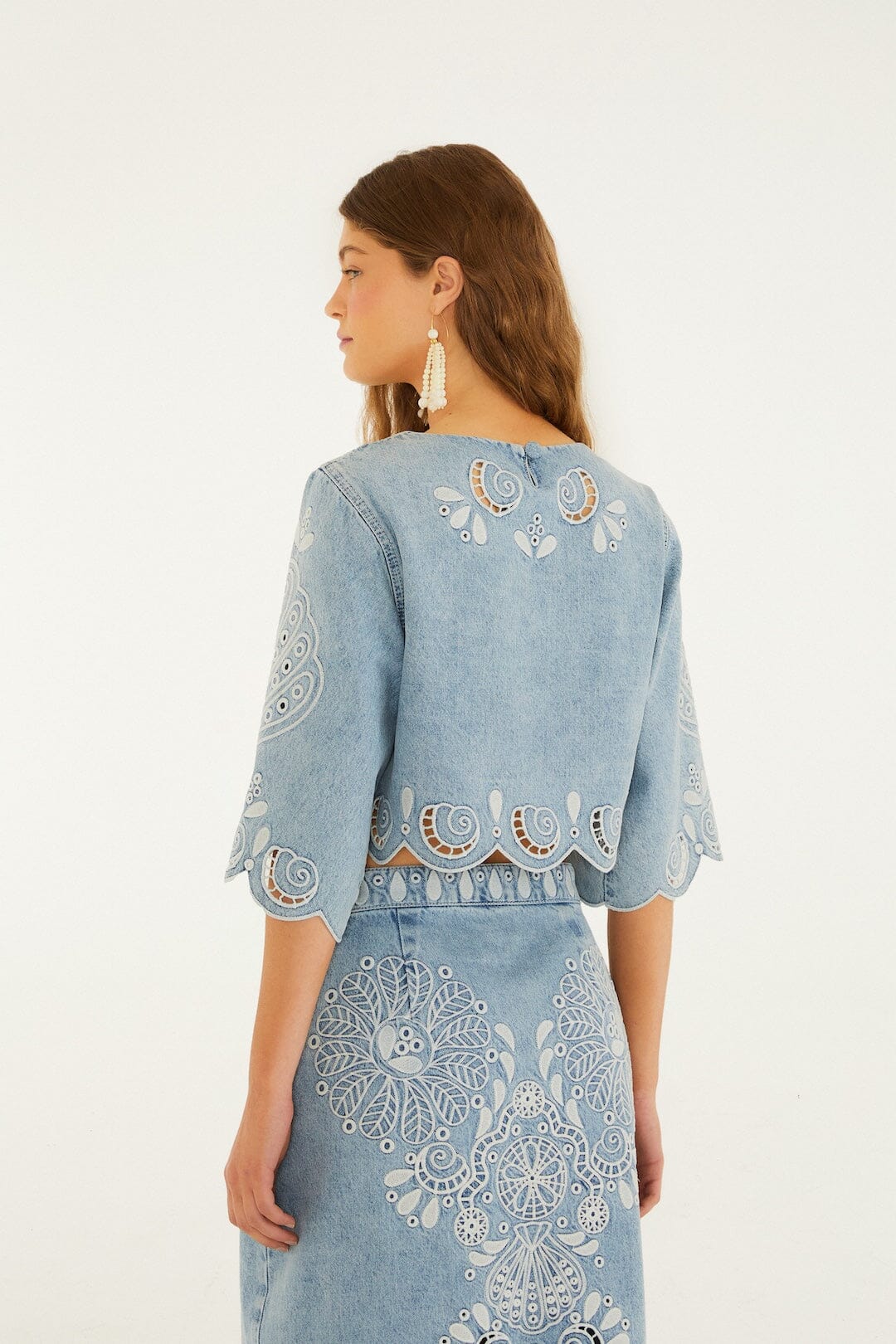 FARM Rio Shop Denim Richelieu Kimono Sleeves Cropped Blouse