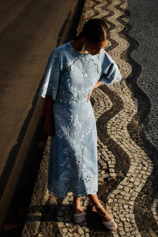 FARM Rio Shop Denim Richelieu Wavy Hem Midi Skirt