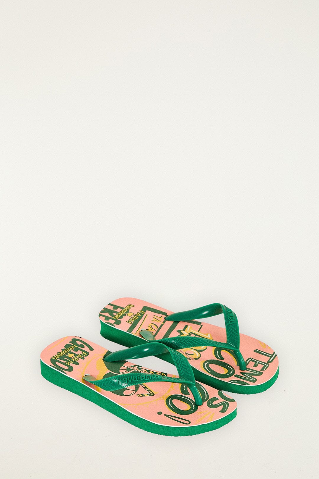FARM Rio Shop Pink Temos Coco Havaianas Sandals