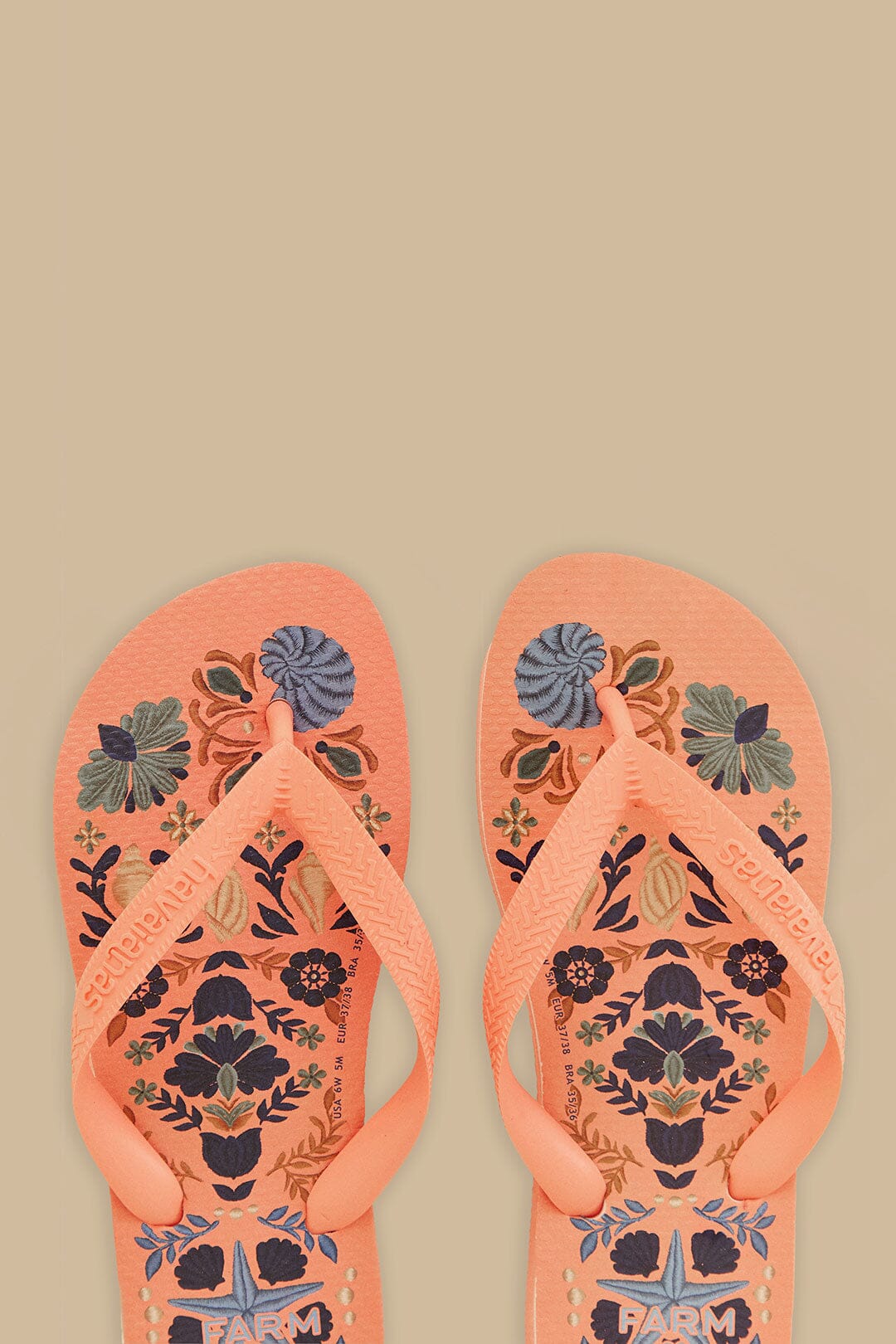 FARM Rio Shop Seasheel Tapestry Havaianas